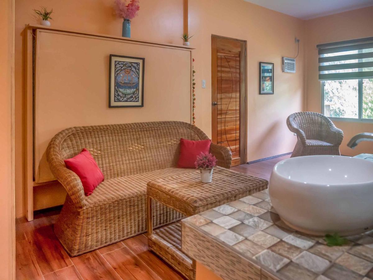 Blue Moon Guesthouse Puerto Princesa Екстериор снимка