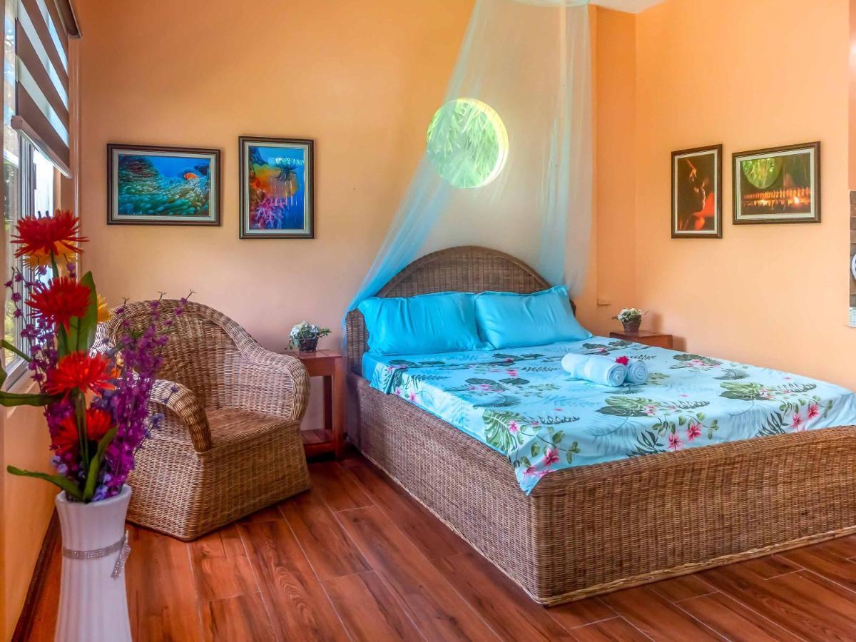 Blue Moon Guesthouse Puerto Princesa Екстериор снимка