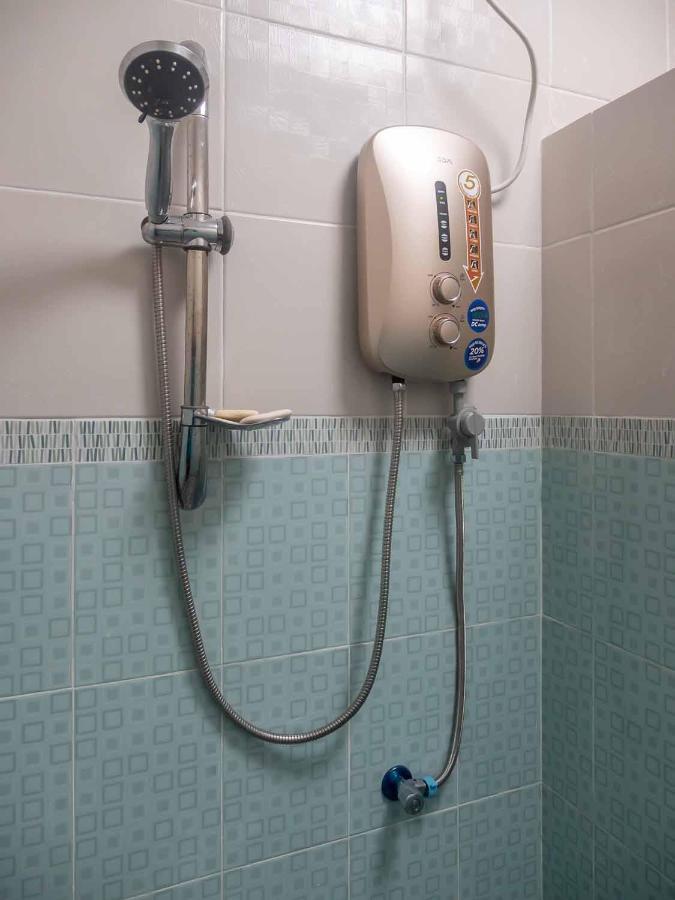 Blue Moon Guesthouse Puerto Princesa Екстериор снимка