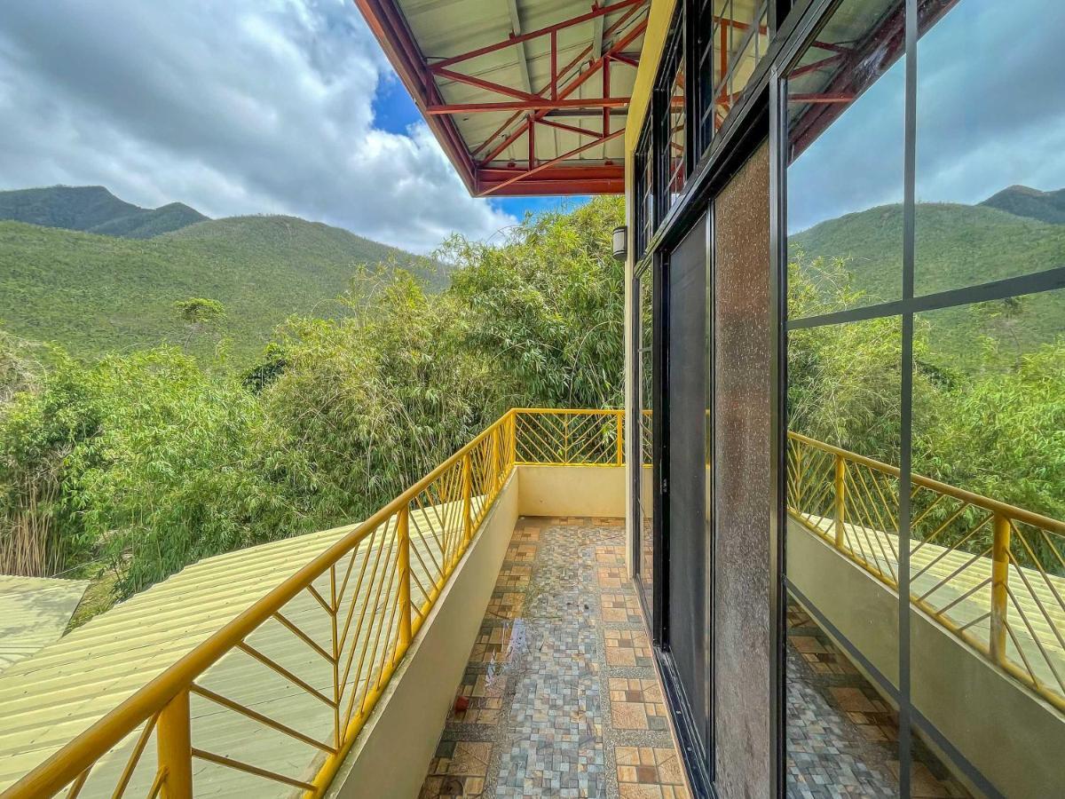Blue Moon Guesthouse Puerto Princesa Екстериор снимка