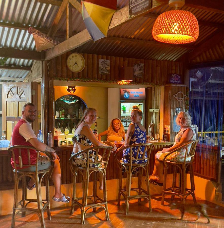 Blue Moon Guesthouse Puerto Princesa Екстериор снимка