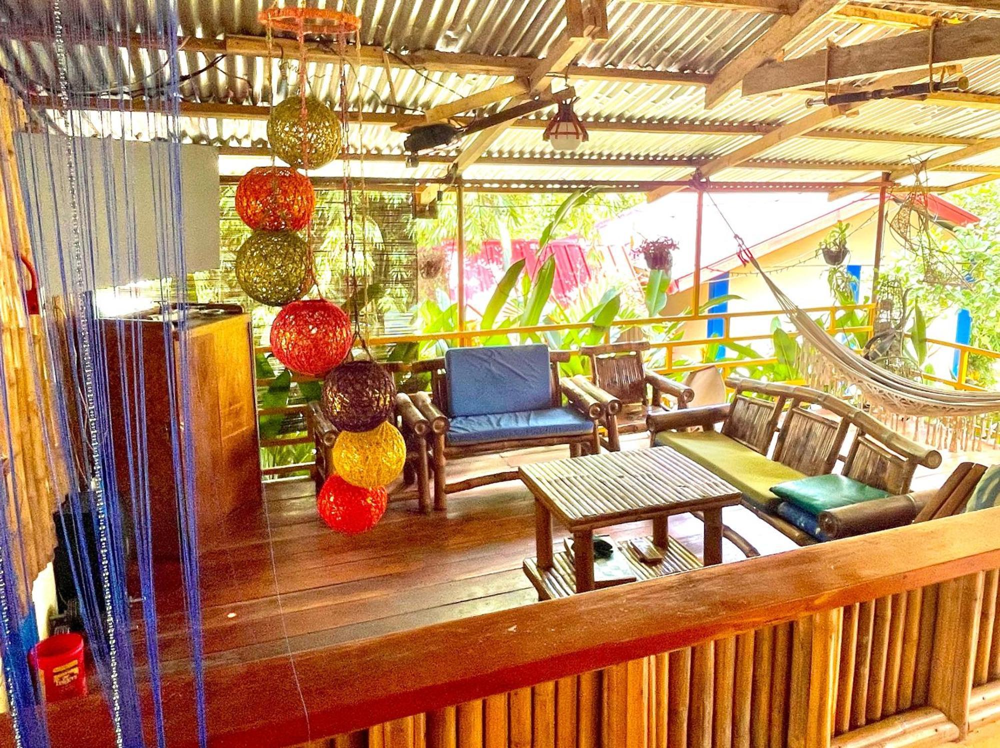 Blue Moon Guesthouse Puerto Princesa Екстериор снимка